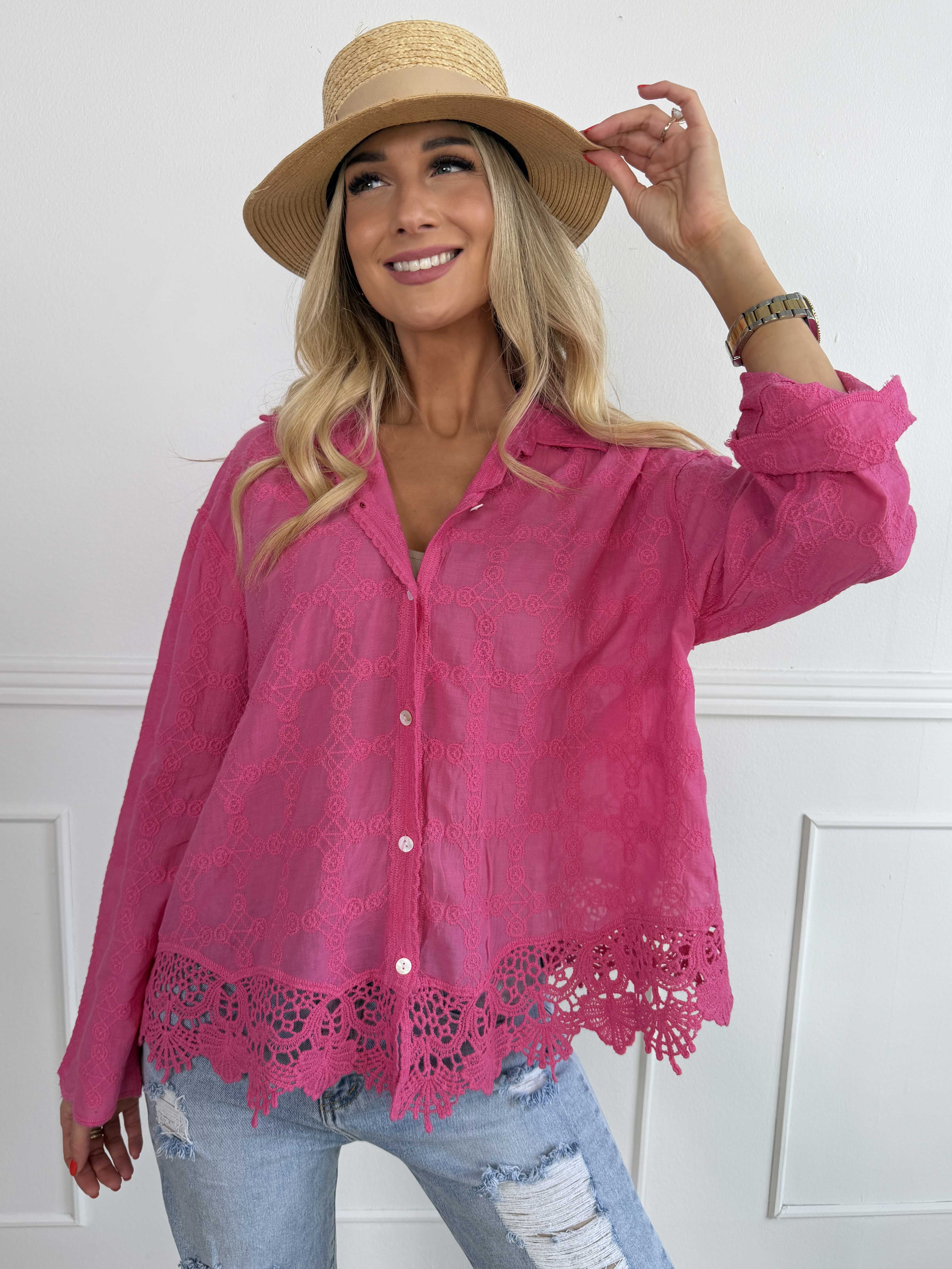 Litzy - Feminin bomuldsskjorte med fine broderier og blondekant